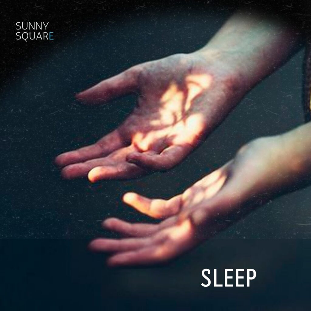 Okładka albumu muzycznego fikcyjnego zespołu Sunny Square- dwie dłonie łapiące promienie słońca na ciemnym tle.
